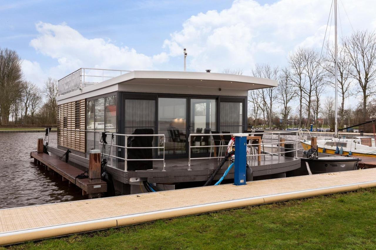 Welcome In - Houseboat 'Elysium' Met Eigen Aanlegsteiger Sneek - Offingawier Eksteriør billede
