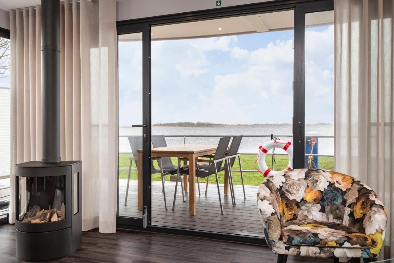 Welcome In - Houseboat 'Elysium' Met Eigen Aanlegsteiger Sneek - Offingawier Eksteriør billede