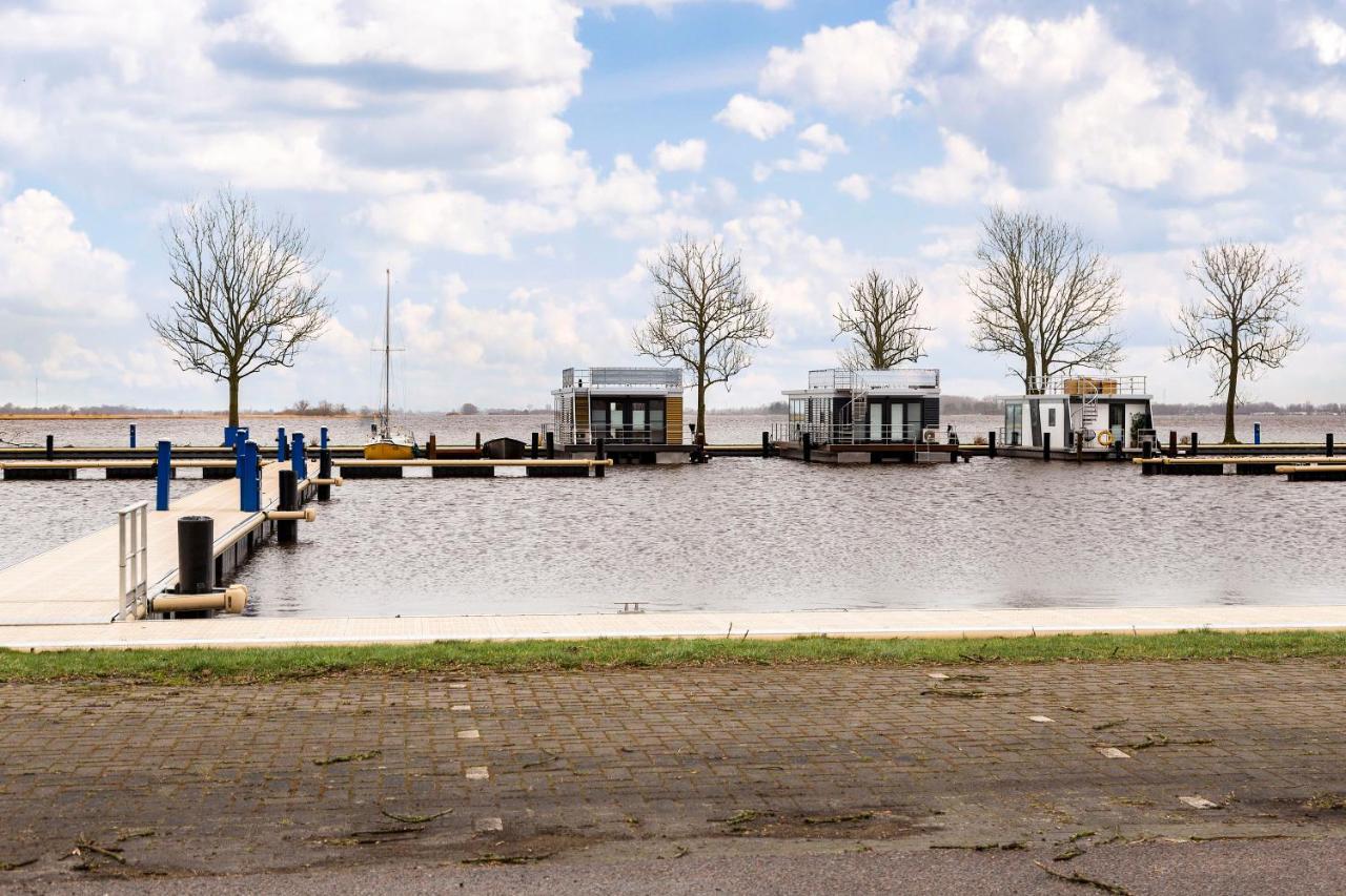 Welcome In - Houseboat 'Elysium' Met Eigen Aanlegsteiger Sneek - Offingawier Eksteriør billede