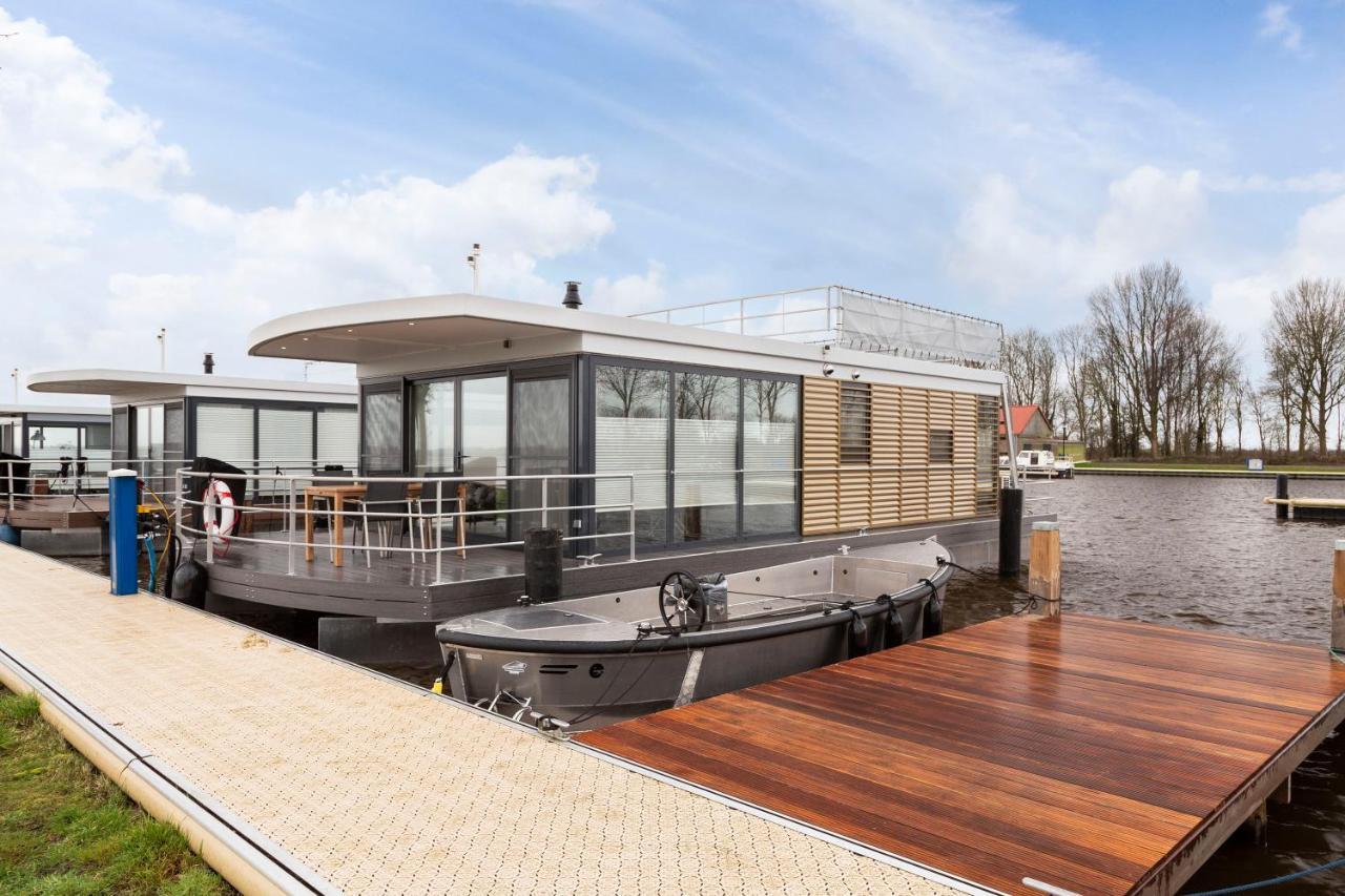 Welcome In - Houseboat 'Elysium' Met Eigen Aanlegsteiger Sneek - Offingawier Eksteriør billede