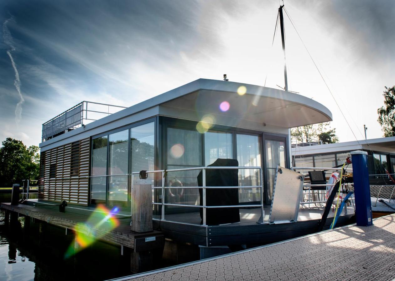 Welcome In - Houseboat 'Elysium' Met Eigen Aanlegsteiger Sneek - Offingawier Eksteriør billede