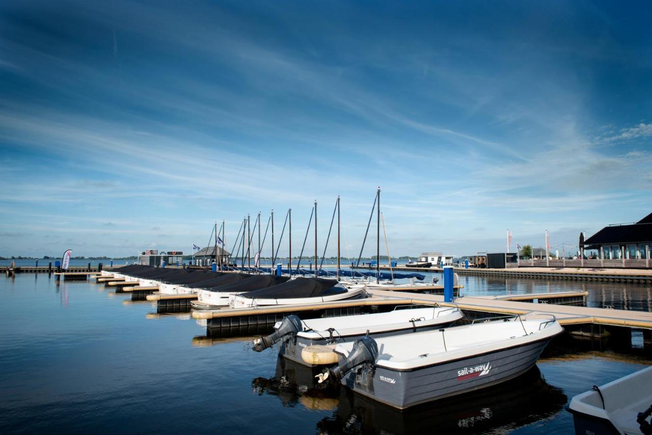 Welcome In - Houseboat 'Elysium' Met Eigen Aanlegsteiger Sneek - Offingawier Eksteriør billede